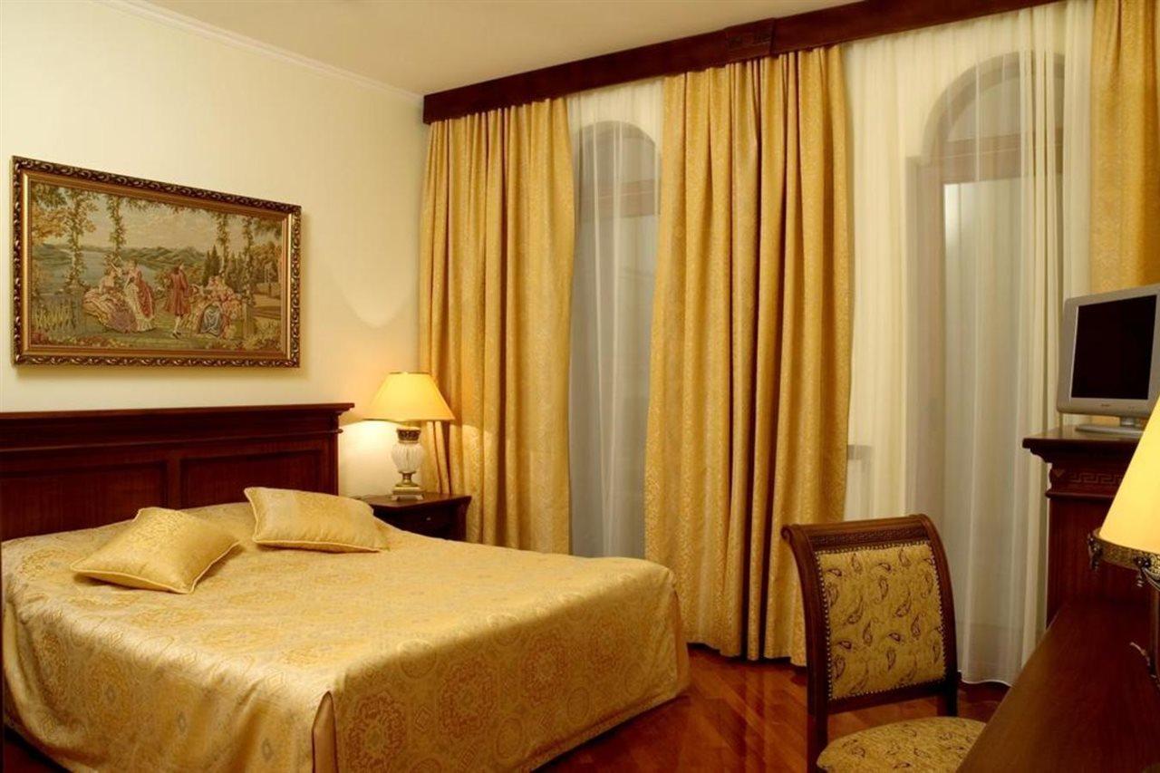 Hotel Optima Collection Dnipro Esterno foto